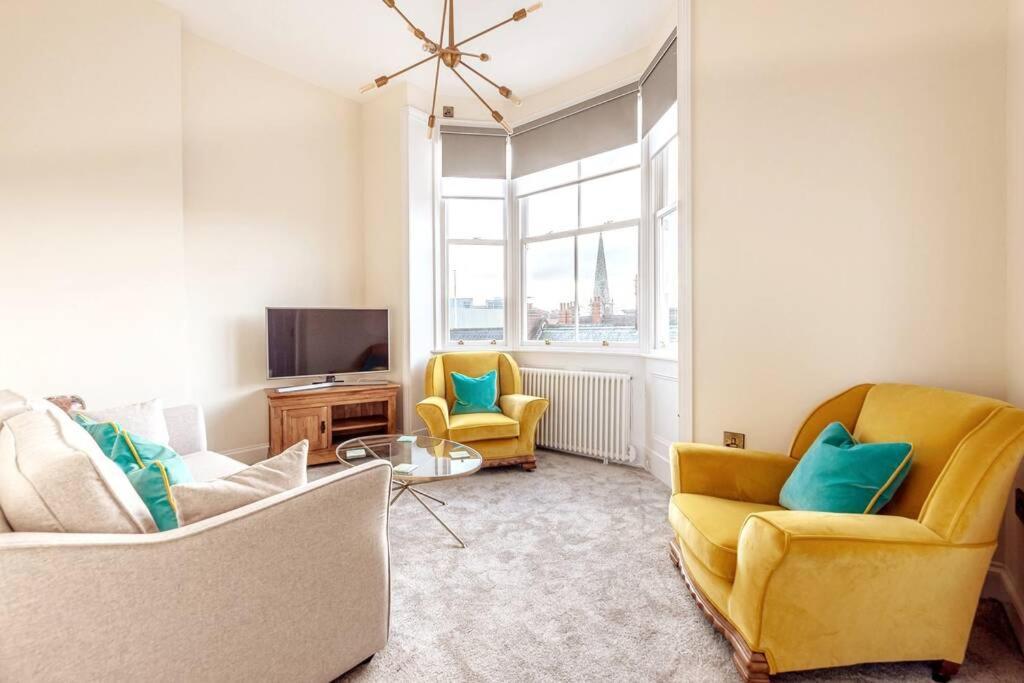 Luxury Apartment Rowntree House Across From The Shambles York Buitenkant foto