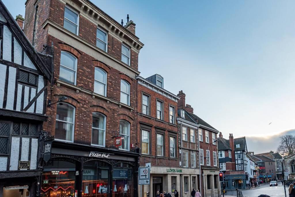 Luxury Apartment Rowntree House Across From The Shambles York Buitenkant foto