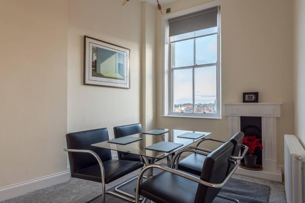 Luxury Apartment Rowntree House Across From The Shambles York Buitenkant foto